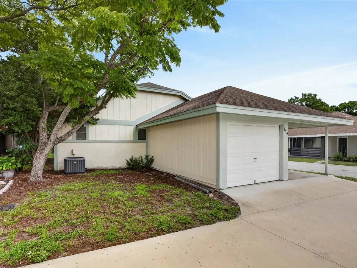 724 Lakeside Drive, Winter Springs, FL 32708 - #1