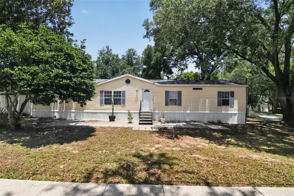 102 Third Street, LADY LAKE, FL 32159
