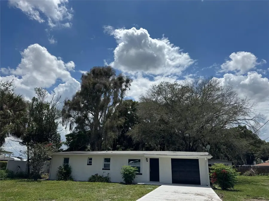 2121 Greenway Drive, Winter Haven, FL 33881 - #2