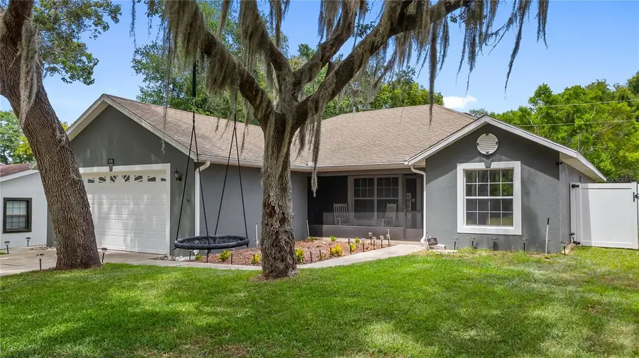 406 S Palm Avenue, Howey In The Hills, FL 34737 - #2