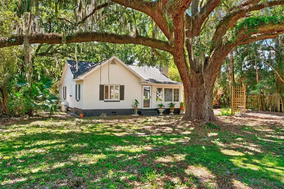 112 N Lake Avenue, Leesburg, FL 34748 - #1