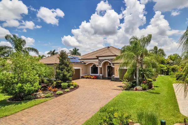 957 145th Street Circle Ne, BRADENTON, FL 34212
