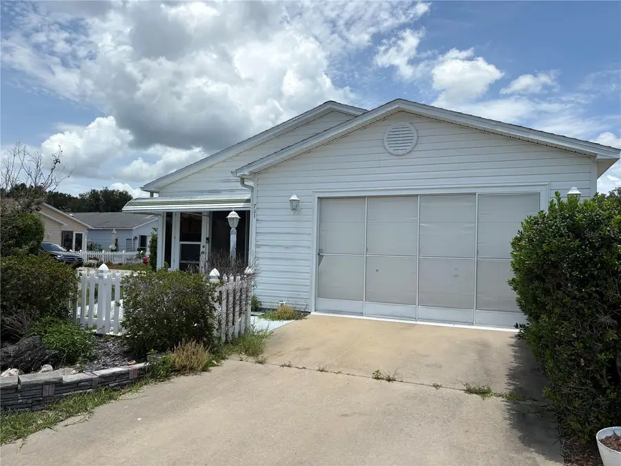 731 Dumas Street, Lady Lake, FL 32159 - #2