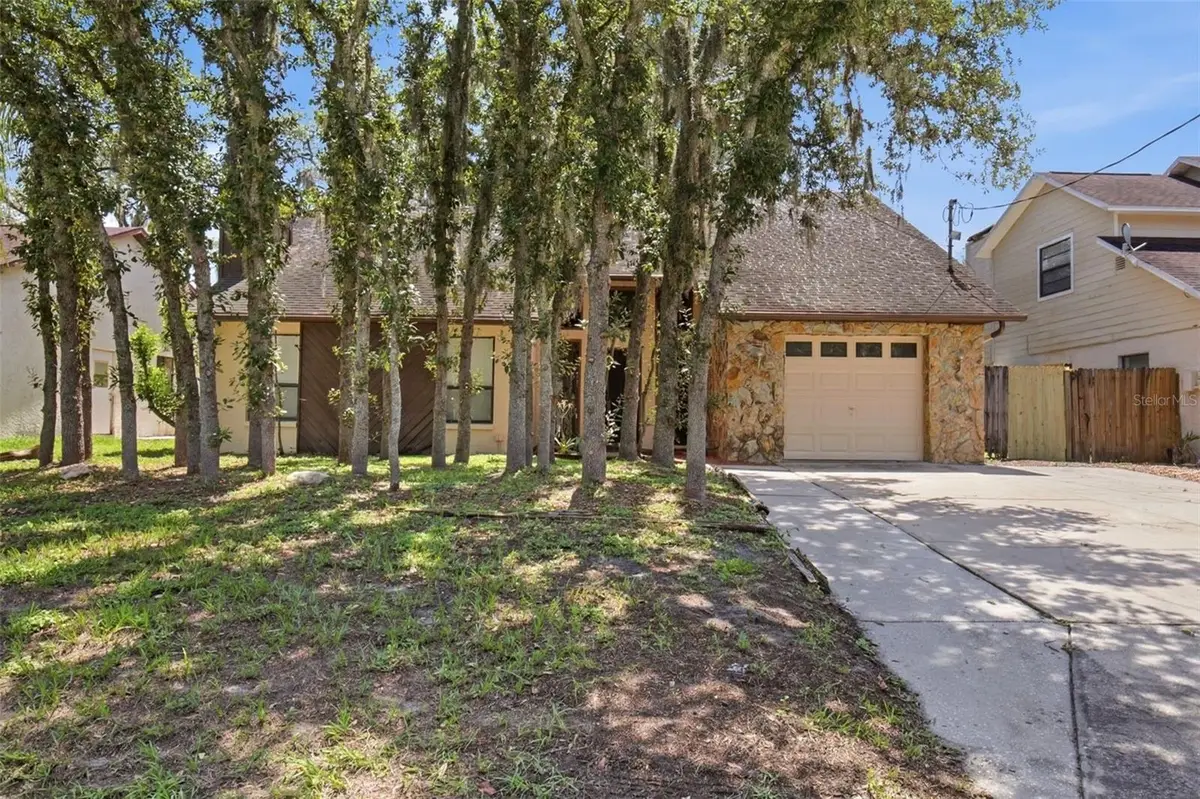 10207 N Hyaleah Road, Tampa, FL 33617 - #1
