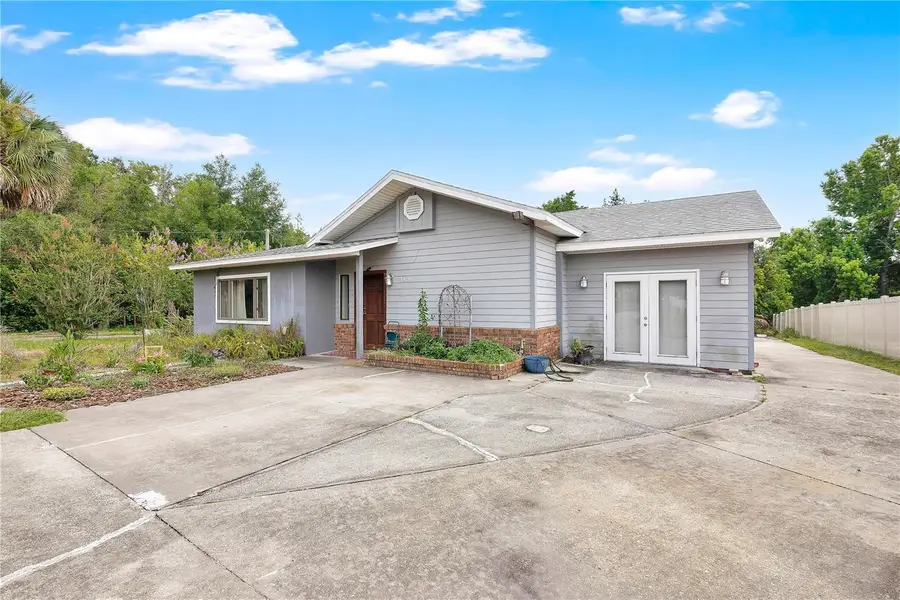 1420 E 8th Avenue, Mount Dora, FL 32757 - #2