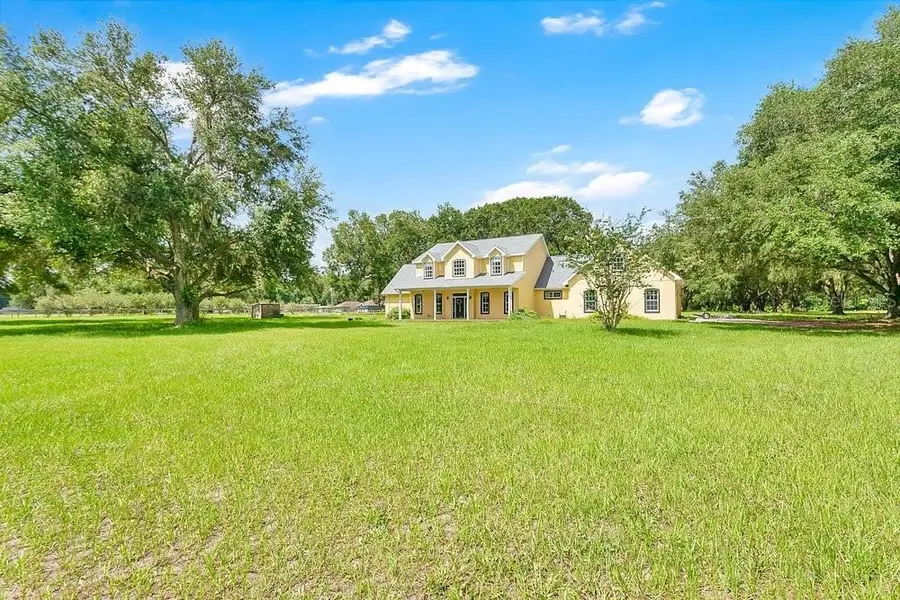 3700 SE 183rd Avenue Road, Ocklawaha, FL 32179 - #3