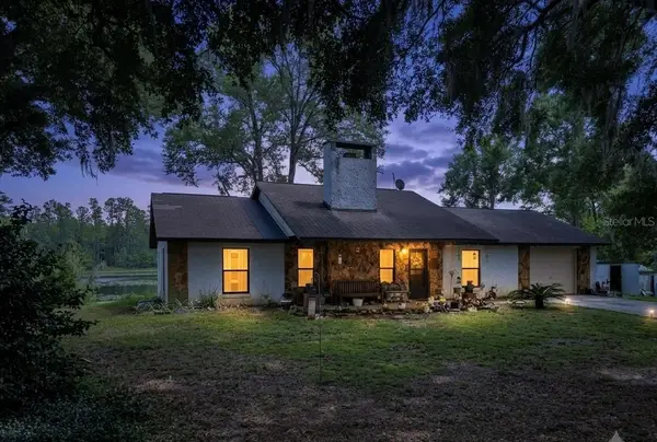25814 Fishermans Road, PAISLEY, FL 32767