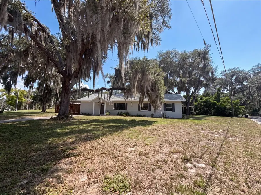 900 Oak Drive, Leesburg, FL 34748 - #2