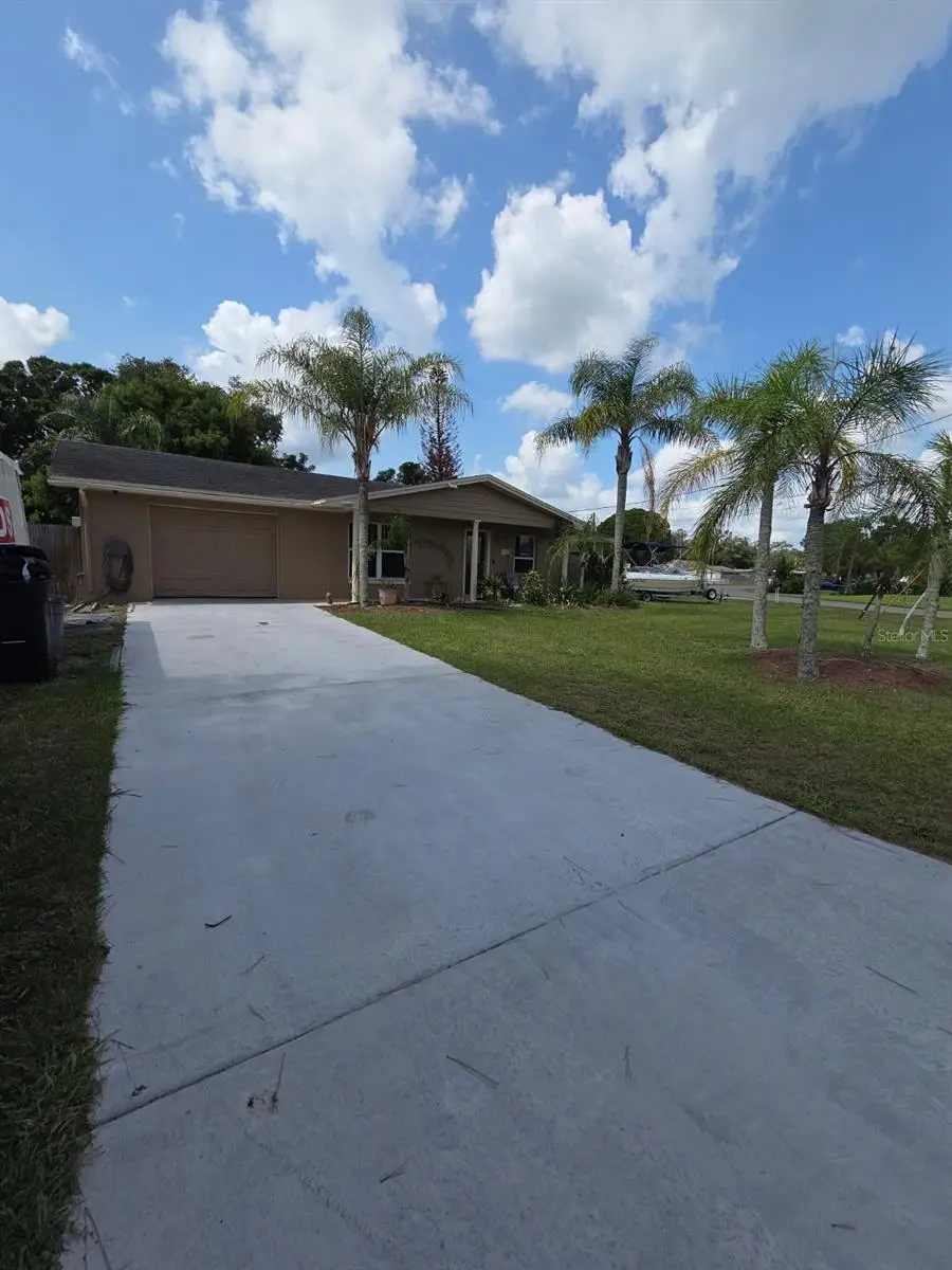 230 E 6th Street, Oviedo, FL 32766 - #1