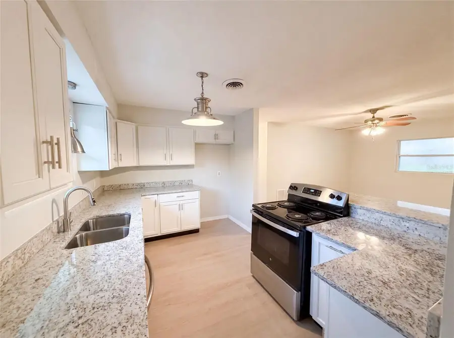 827 Dora Avenue, Tavares, FL 32778 - #2