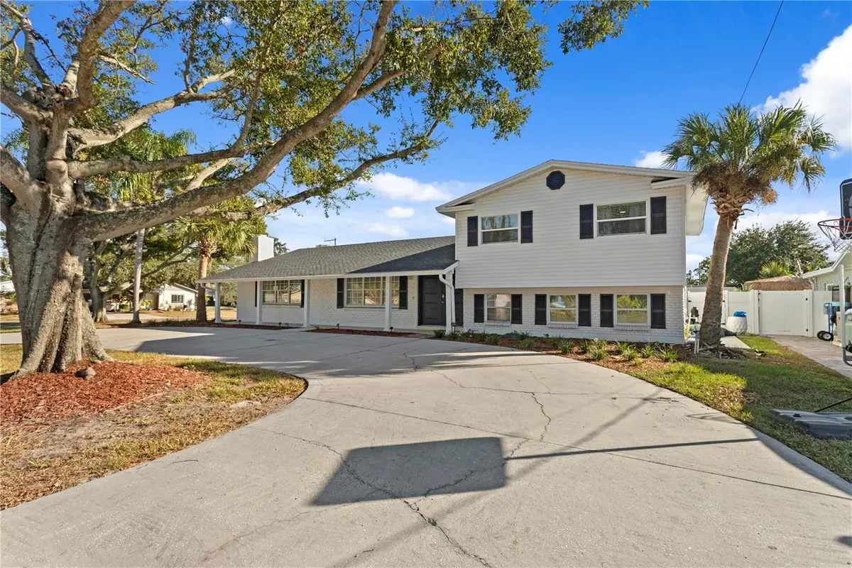 8702 Elmwood Lane, Tampa, FL 33615 - #1