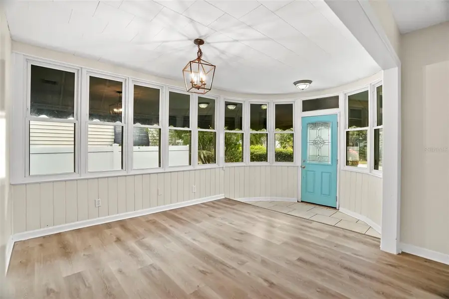 446 37th Avenue Ne, Saint Petersburg, FL 33704 - #3