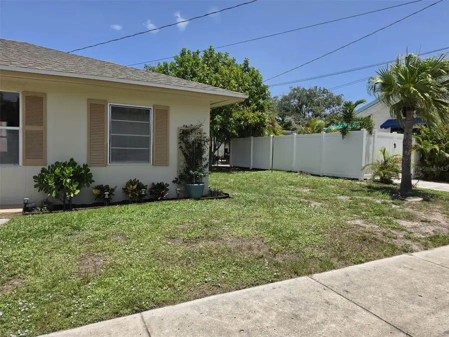 121 Bay Street, Tarpon Springs, FL 34689 - #2