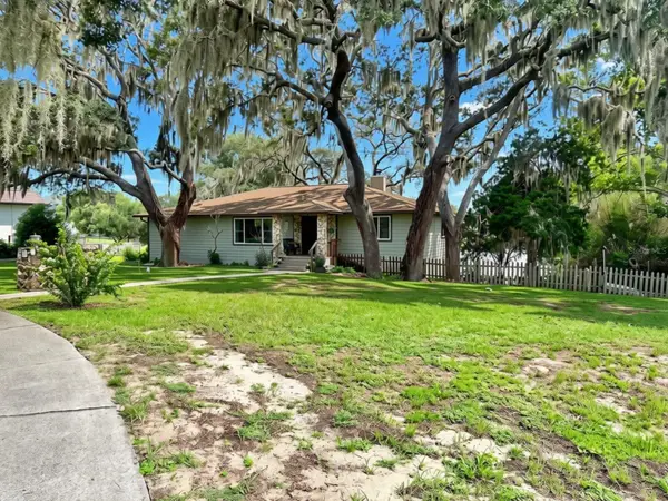 10844 Poinciana Drive, CLERMONT, FL 34711