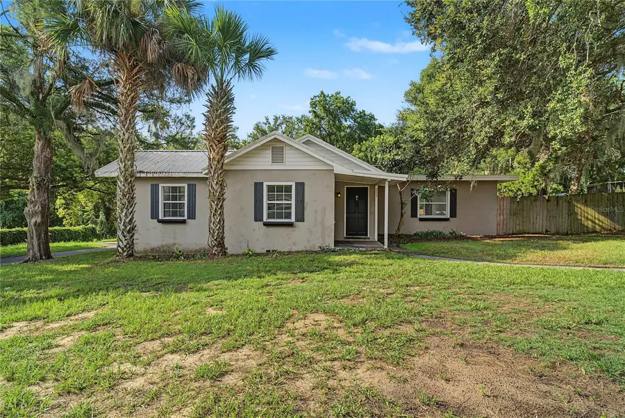205 E Fountain Street, Fruitland Park, FL 34731 - #2