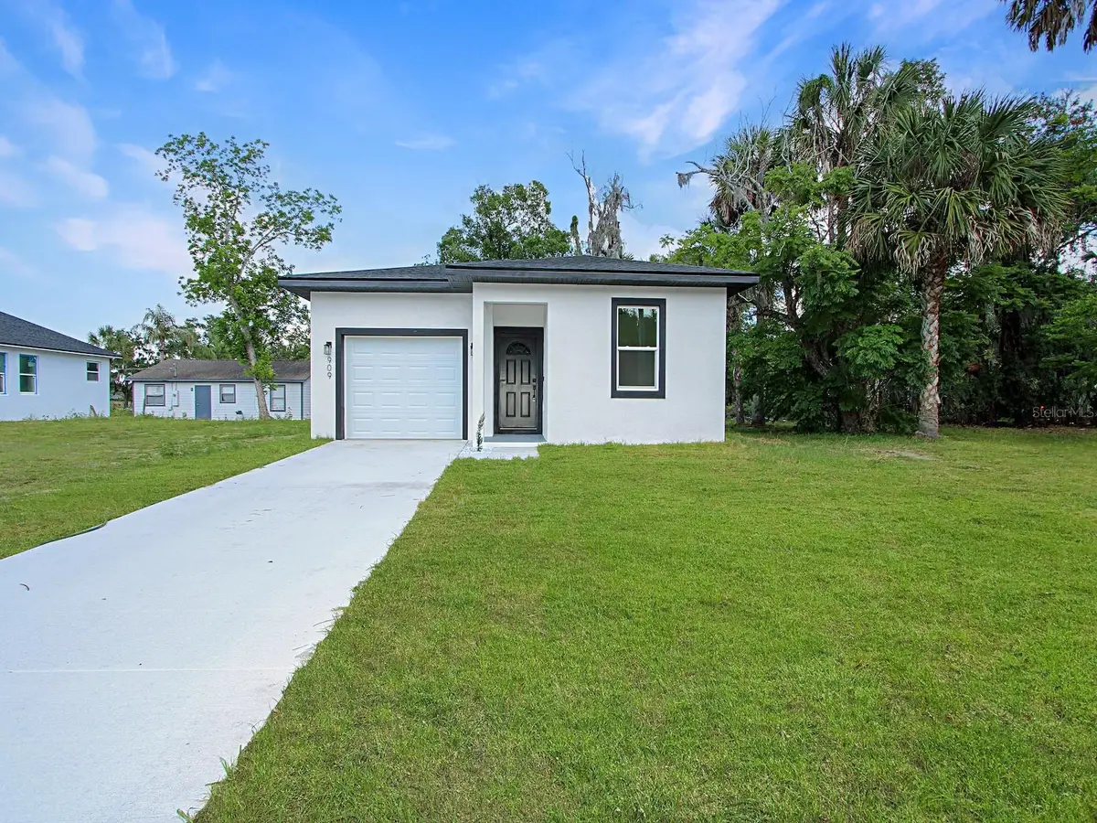 1216 S Pomegranite Avenue, Sanford, FL 32771 - #1