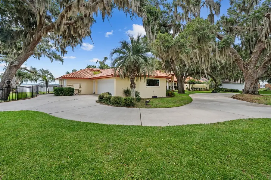 1412 Mosswood Dr, Leesburg, FL 34748 - #3