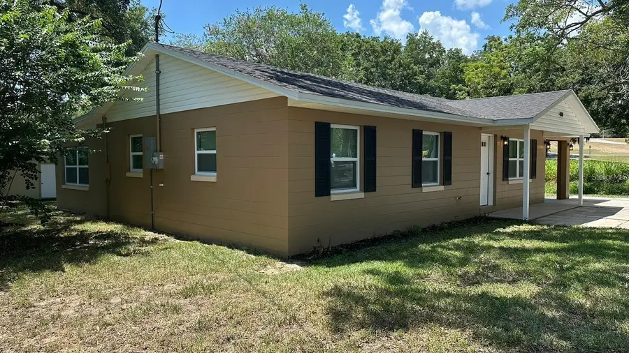 400 Pennsylvania Avenue, Fruitland Park, FL 34731 - #2