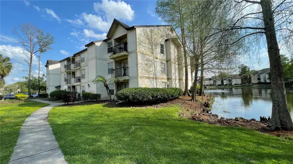 1940 Lake Atriums Circle #89, ORLANDO, FL 32839