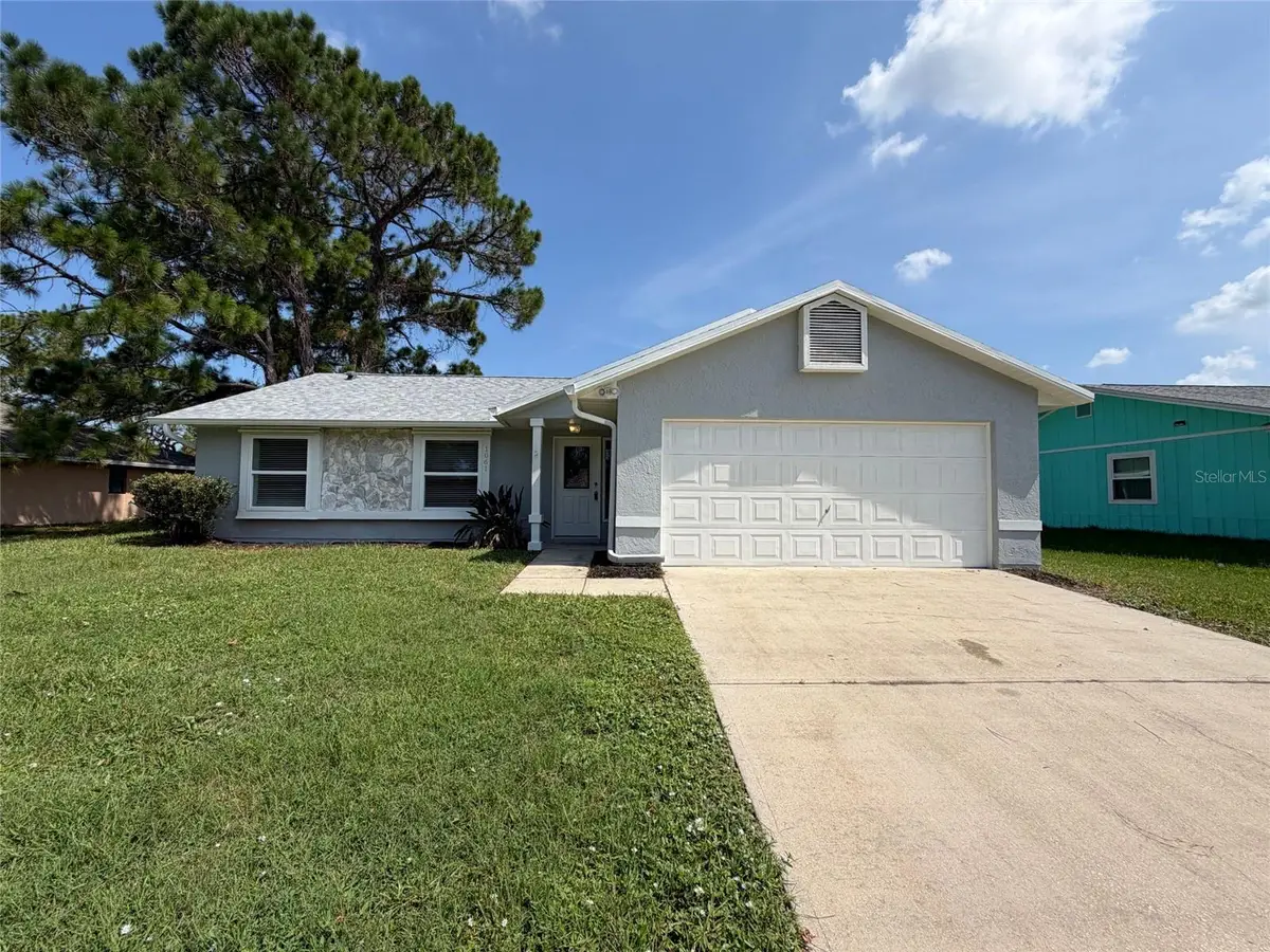 1061 Hunt Street Nw, Palm Bay, FL 32907 - #1
