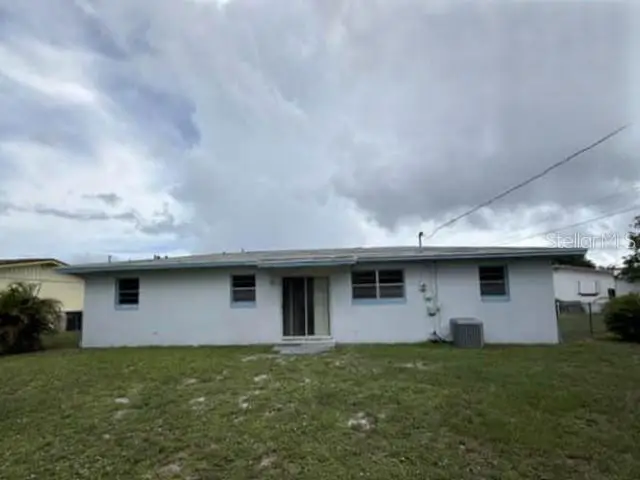 904 SE Hall Street, Stuart, FL 34994 - #2