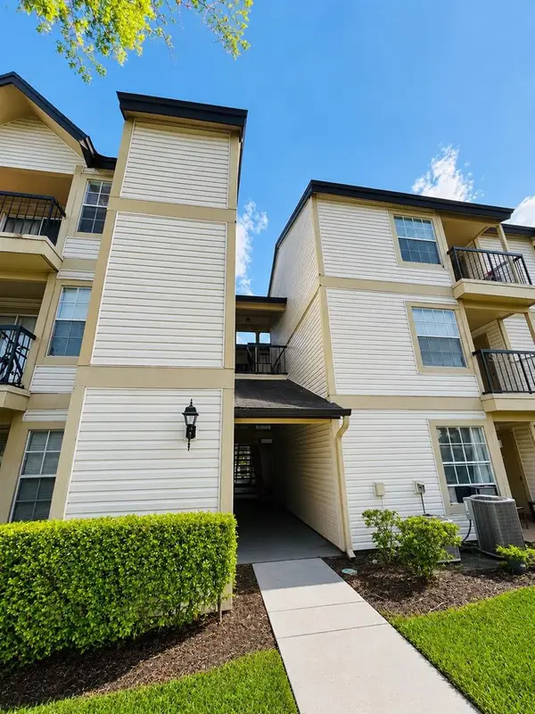 1908 Lake Atriums Circle #9, ORLANDO, FL 32839