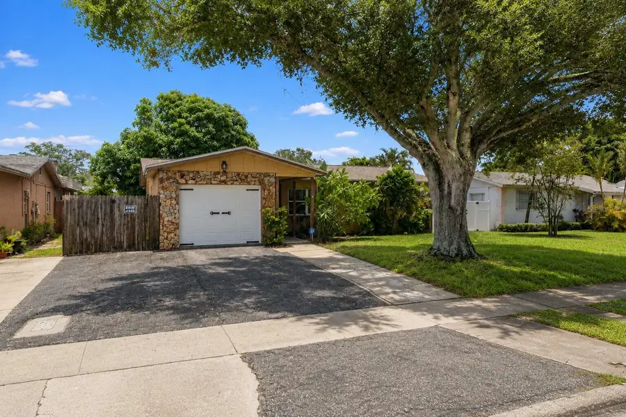 2051 23rd Street Sw, Largo, FL 33774 - #2