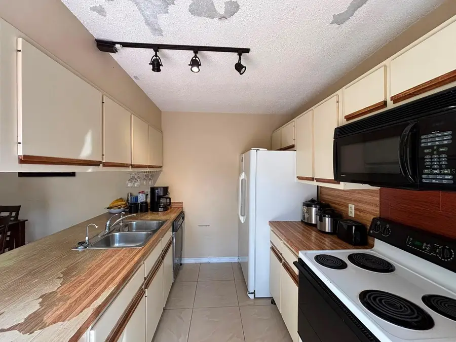 5277 Coral Court #625, Orlando, FL 32811 - #2