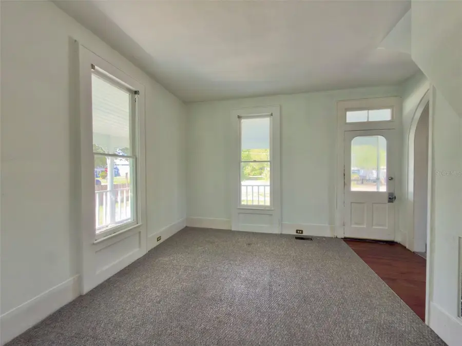 21 S Mary Street, Eustis, FL 32726 - #3