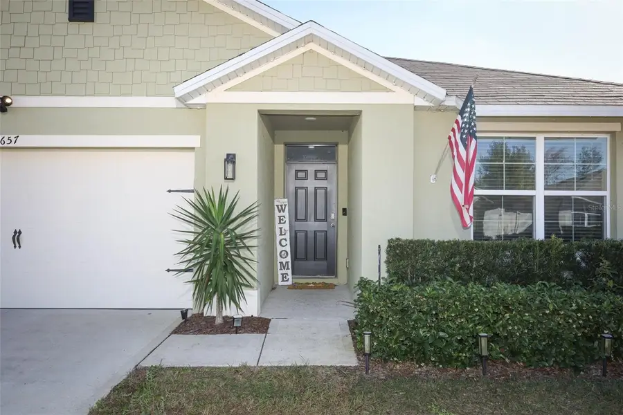 2657 Grand Central Ave, Tavares, FL 32778 - #2