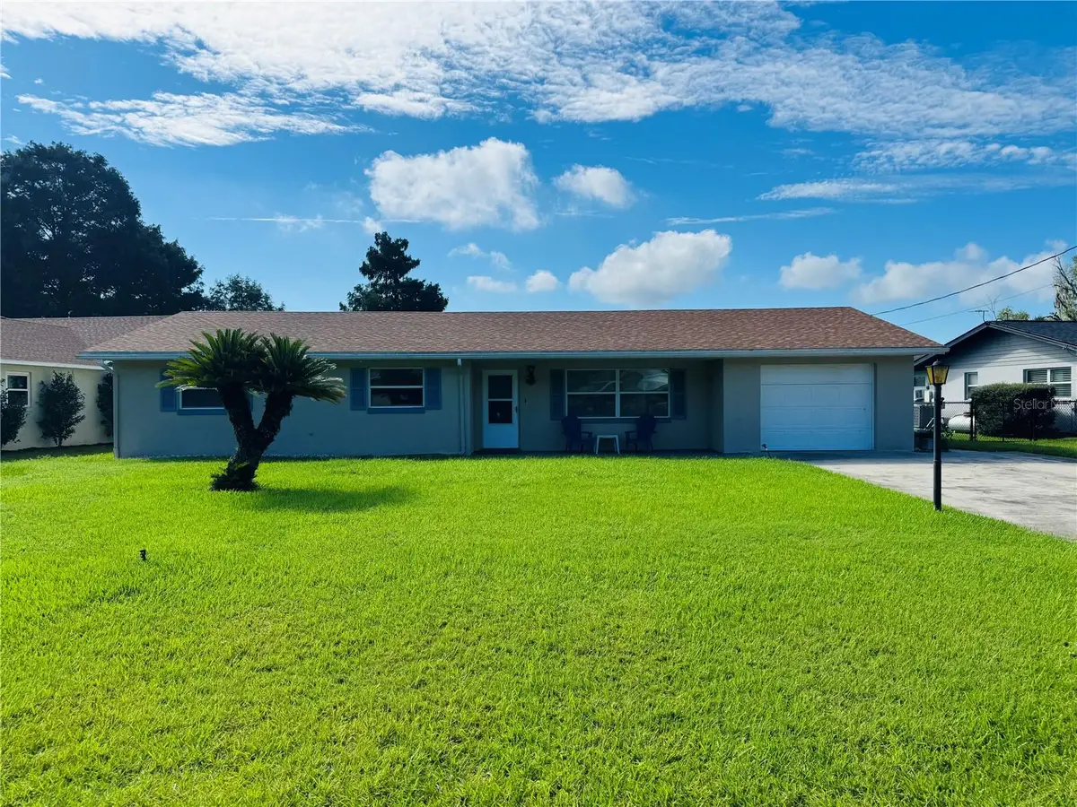 28100 Lois Drive, Tavares, FL 32778 - #1