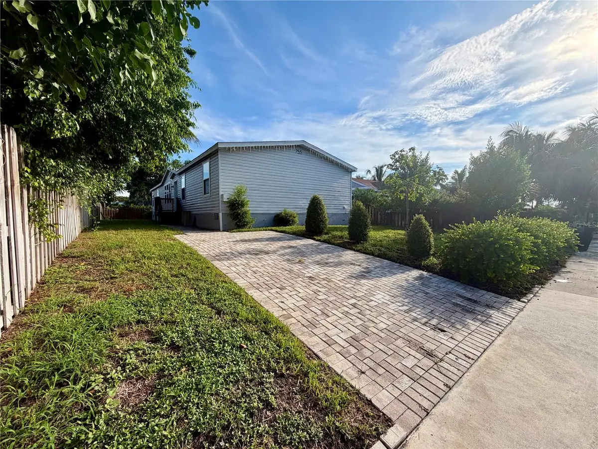 755 Ridgewood Rd, West Palm Beach, FL 33405 - #1