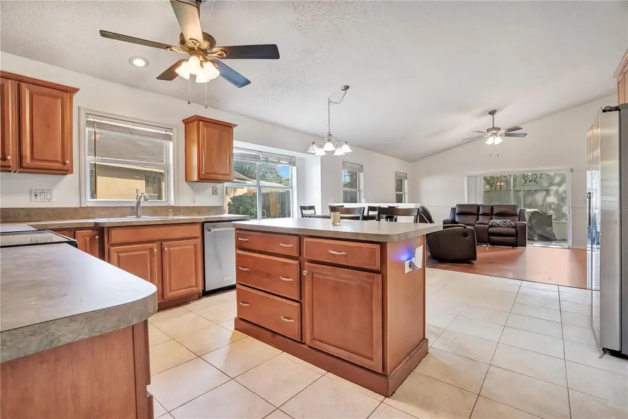 640 Lance Court, Oviedo, FL 32765 - #3