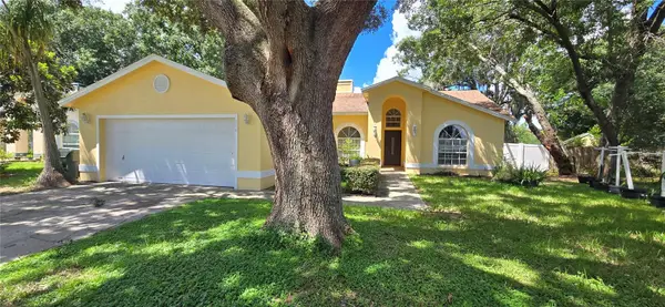 348 Vineyard Drive, LAKELAND, FL 33809