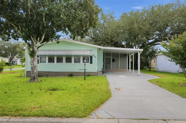 1537 E Schwartz Boulevard, LADY LAKE, FL 32159