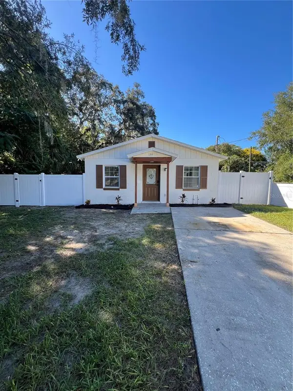1314 Robie Avenue, MOUNT DORA, FL 32757