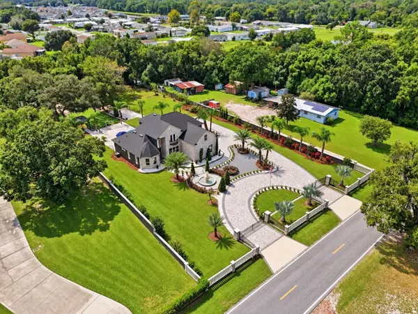 416 W Socrum Loop Road, LAKELAND, FL 33809