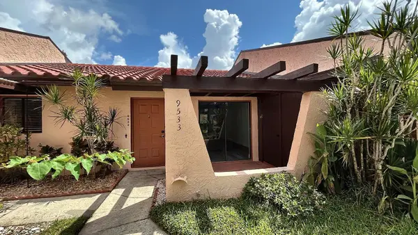 9533 86th Avenue #9533, SEMINOLE, FL 33777