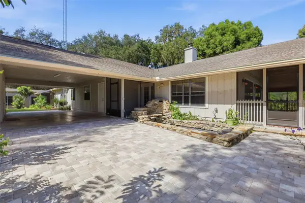 41520 Charm Lake Drive, UMATILLA, FL 32784