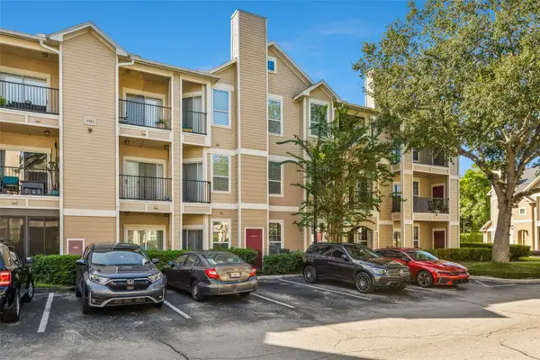 1985 Erving Circle #202, OCOEE, FL 34761