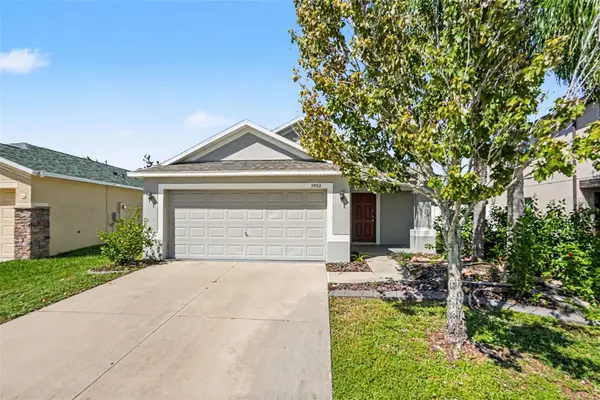 1952 Hawks View Drive, RUSKIN, FL 33570