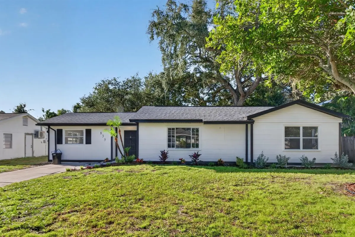 835 Poinsettia Avenue, Tarpon Springs, FL 34689 - #1