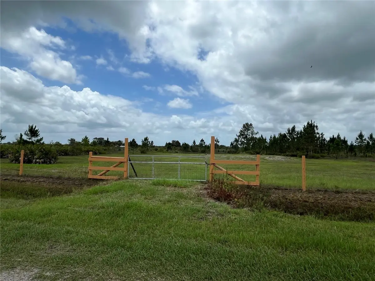 19092 NW 250th Street, Okeechobee, FL 34972 - Image #1