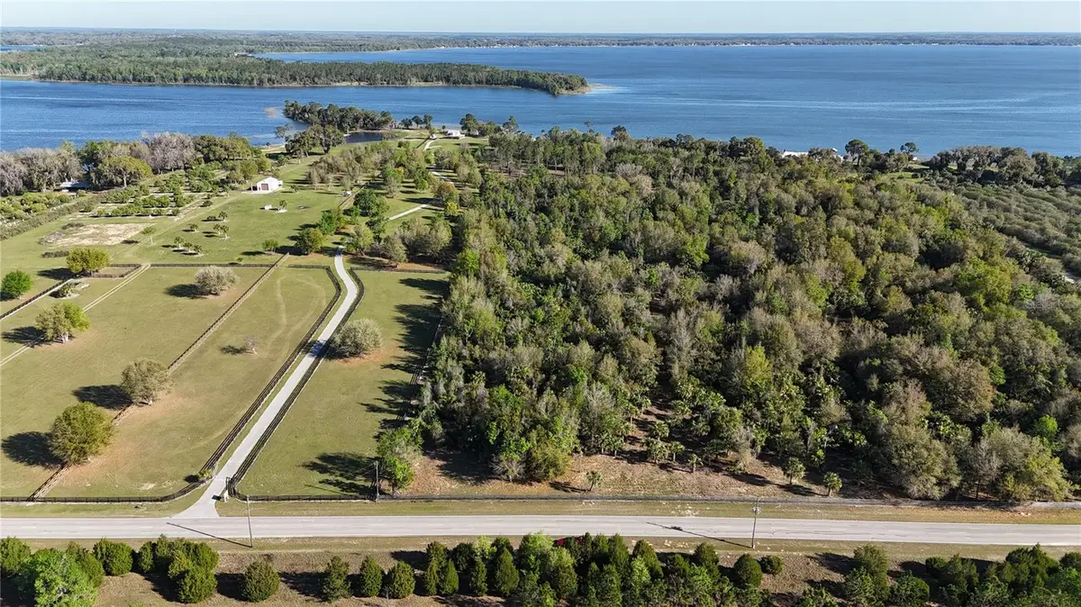 12115 SE Sunset Harbor Road, Weirsdale, FL 32195 - Image #1