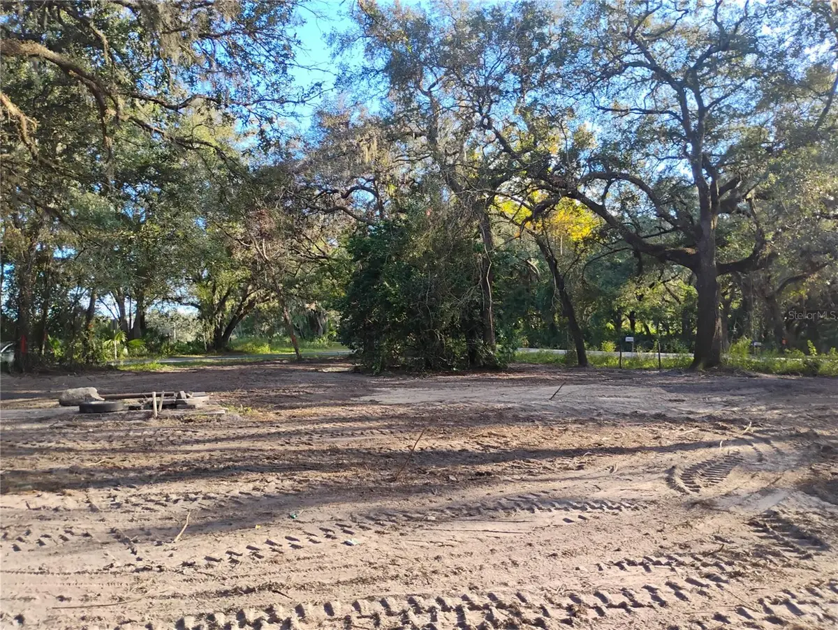 7626 SE 183rd Avenue Road, Ocklawaha, FL 32179 - Image #1