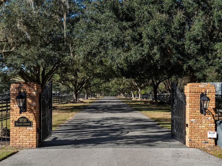 9710 NW 160th Avenue, Morriston, FL 32668 - Image #3