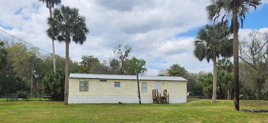 2122 Cr 426, Lake Panasoffkee, FL 33538 - #2