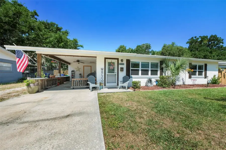 1207 Orange Avenue, Tavares, FL 32778 - #2