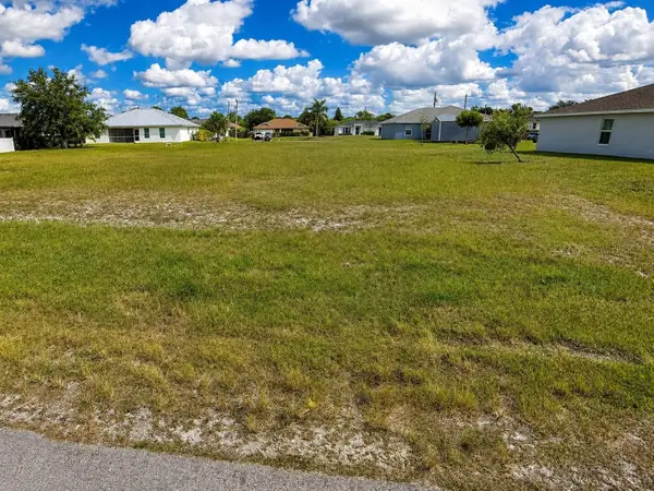 3813 NE 23rd Avenue, CAPE CORAL, FL 33909