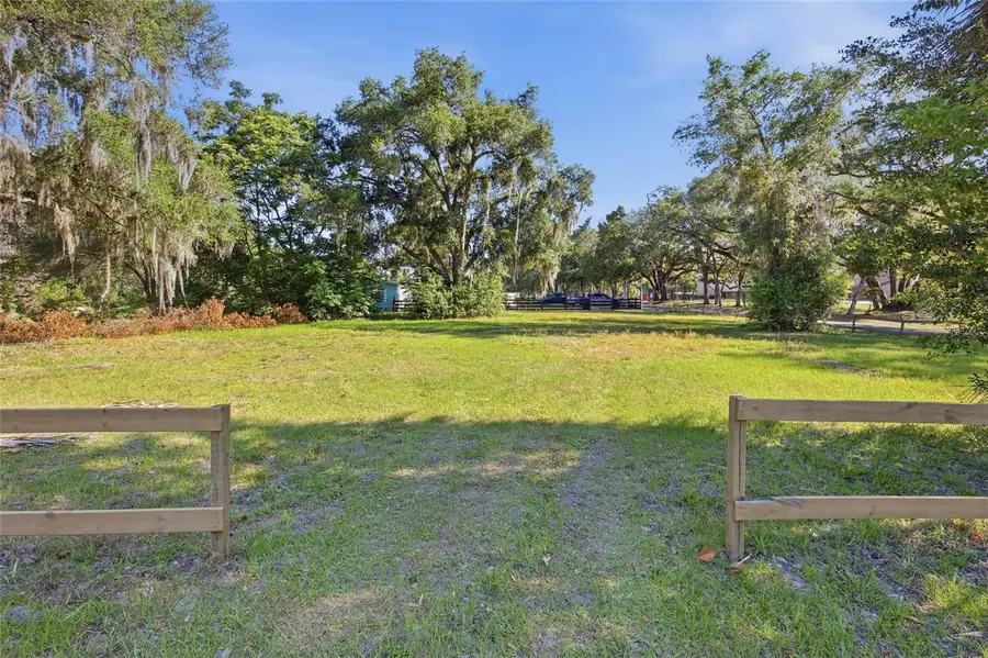 105 W Hermosa Street, Lady Lake, FL 32159 - #3